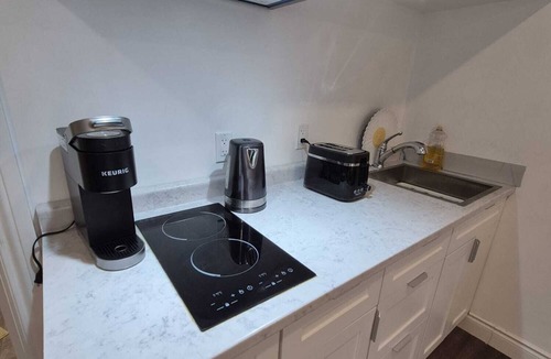 Guelph Apartment | Compact, Private Studio