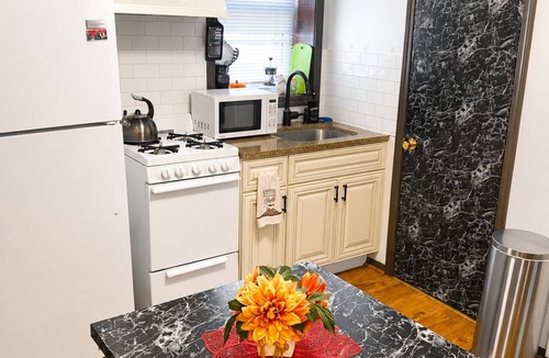 Bridgeport Apartment | Compact Studio with AC and free street parking