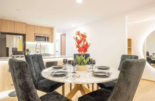 Hipodromo Apartment | Condesa 3BR w/Private Terrace, Pool & Gym