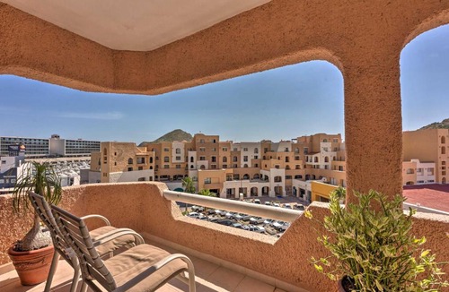 Centro House | Condo in Plaza Nautica < 1 Mile to The Arch!