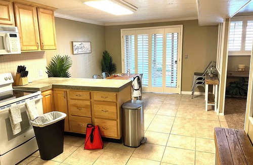 Murray House | Cozy 3 bedroom ski get -away, lower level apartment