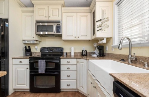 Lehi House | Creekside Family Escape | Hot Tub | Free Massage*