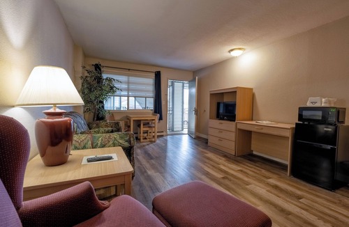 Burns Hotel | Days Inn by Wyndham Burns