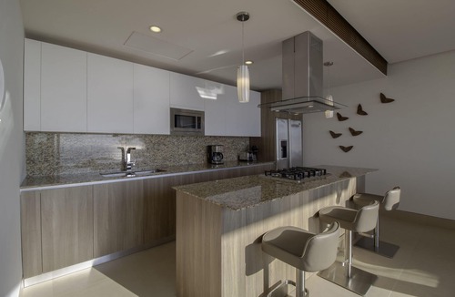 Amapas Condo | DECK JACUZZI| AMAPAS 353| BLOCK 2 BEACH| ROOFPOOL| GYM| LOS MUEURTOS BEACH