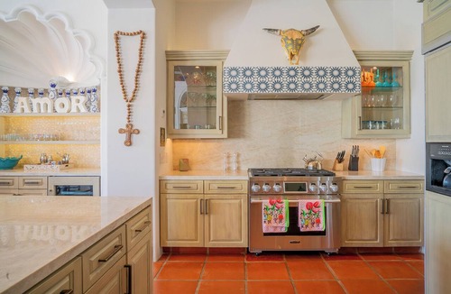 Palmilla Villa | Del Mar Villa, Spa, Gym & Steps from Swimmable Beach — Chef & Butler Incl.