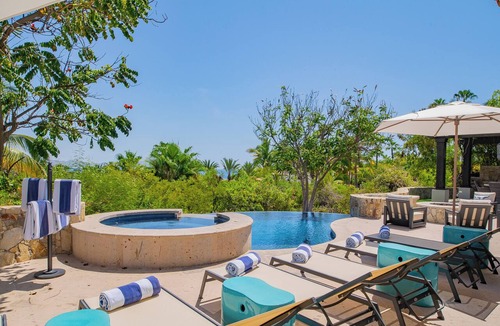 Palmilla Villa | Del Mar Villa, Spa, Gym & Steps from Swimmable Beach — Chef & Butler Incl.