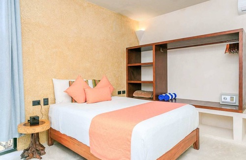 Zama Condo | Eco-chic Stay, Private Balcony, WiFi in Luum Zama!