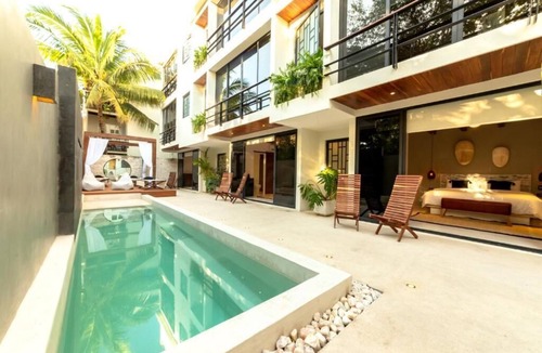 Tulum City Center House | Entire building in Tulum downtown - Private rooms - SWIMMING POOL + AC