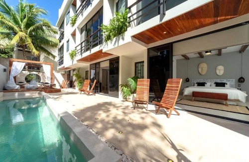 Tulum City Center House | Entire building in Tulum downtown - Private rooms - SWIMMING POOL + AC