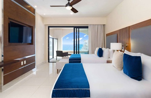Downtown San Jose del Cabo Resort | Escape to a beautiful two-bedroom oceanfront resort in Cabo.