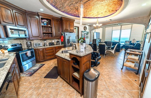 Sandy Beach Condo | Esmeralda Beach Resort 3 Bedrooms Condo B 902