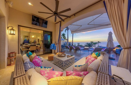 Palmilla Villa | Exceptional 5-Bd Del Mar Villa, Steps to the Beach — Chef & Butler Incl.