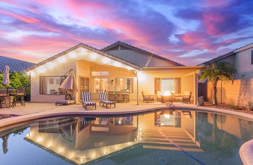Gilbert House | Fantastic Location! 1/2 mi to Downtown Gilbert-4 Beds, Priv Pool, Putting Green