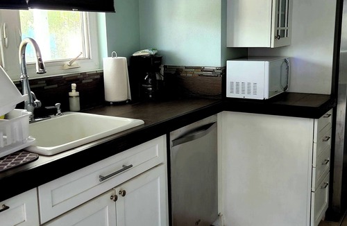 Marsh Harbour Apartment | Fernhills Hideaway - Marsh Harbour