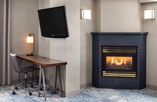Southeast Edmonton Hotel | Four Points by Sheraton Edmonton South