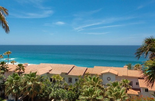 Palmilla Villa | Freshly Remodeled, 2 minute walk to the beach in V
