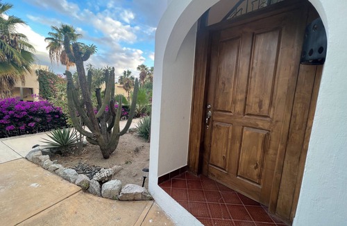 Cabo Bello House | Funky 2 bd Mexican Igloo in gorgeous Cabo Bello. + Walk to beach.
