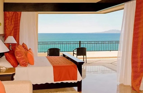 Amapas Resort | Garza Blanca spa and resort 3-bedrooms beach front in Puerto Vallarta