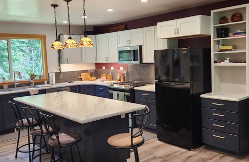 Carey Bay House | Gorgeous, Quiet, Relaxing 2-bedroom home in Conkling Park - Dog Friendly