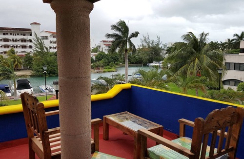 Zona Hotelera House | Gorgeous Waterfront Private/Quiet Residential Setting With Yacht Dock