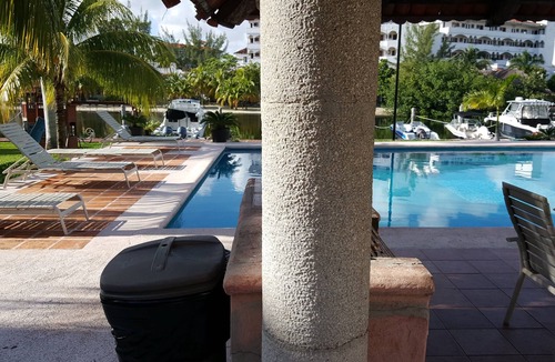 Zona Hotelera House | Gorgeous Waterfront Private/Quiet Residential Setting With Yacht Dock