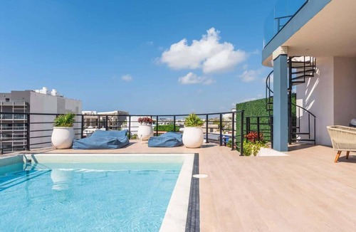 Zazil-ha Condo | Ground-Floor Studio w Rooftop Pool Near Beach