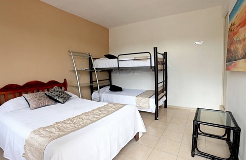 Downtown Cancun House | Habitaciones independienes con cocina común, entrada independiente.