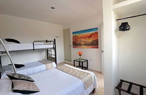Downtown Cancun House | Habitaciones independienes con cocina común, entrada independiente.