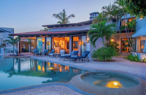 San Jose del Cabo Villa | Hacienda-Style Villa Steps to Swimmable Beach w/Pool, Hot Tub & Ocean Views