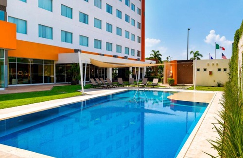 Paraiso Hotel | Hampton Inn & Suites by Hilton Paraiso