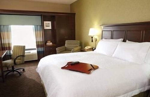 Monroe Hotel | Hampton Inn & Suites Monroe