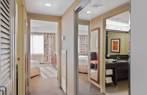 Secaucus Hotel | Harmony Suites