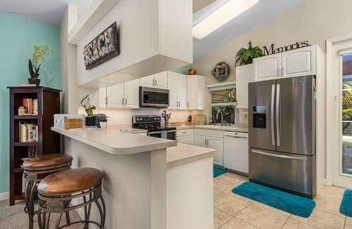 Naples Park House | Heated Pool! 5 Minute Bike To Beach, Dining, Mercato! Bikes Included