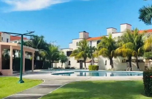 Downtown Cancun House | Hotel Zone by walking Sunset House.