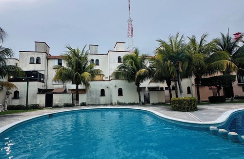 Downtown Cancun House | Hotel Zone by walking Sunset House.