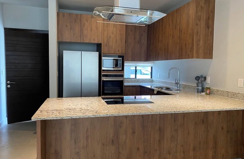 Puerto Juarez House | House 4 km from the 5th Avenue in Playa del Carmen, 3 bedrooms with full bathrooms