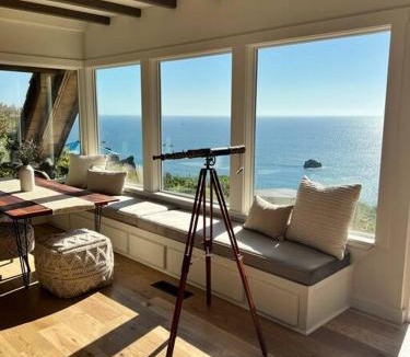 Trinidad House | Infinity ocean view, while soaking in the hot tub!