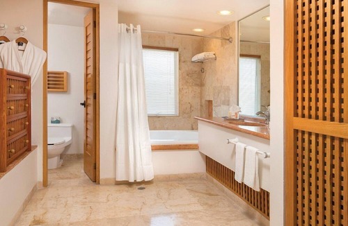 Isla Mujeres Resort | Isla Mujeres | Relaxing Island Retreat | Pool + Beach