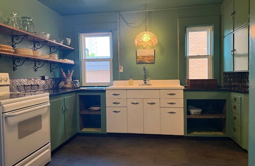 Glendive House | Jury’s Rest | Historic Downtown Home with a Story