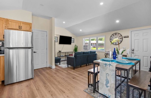 Marstons Mills House | Lakeside Cape Cod Family Retreat, Fire Pit, BBQ and Nearby the beach!