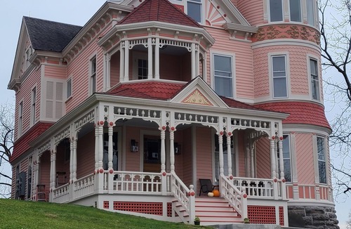 Catskill Apartment | Large, Sunny, Spacious Apartment Steps From Main Street, Catskill