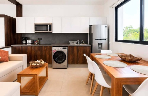 Zazil-ha Apartment | Lovely Rooftop Pool Studio near Beach · Cosmo 42