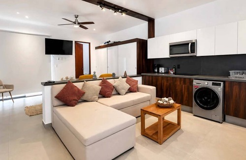 Zazil-ha Apartment | Lovely Rooftop Pool Studio near Beach · Cosmo 42