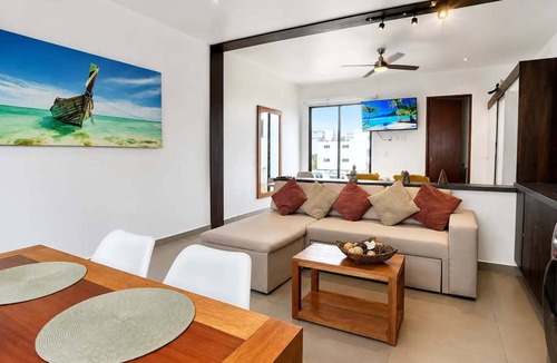 Zazil-ha Apartment | Lovely Rooftop Pool Studio near Beach · Cosmo 42