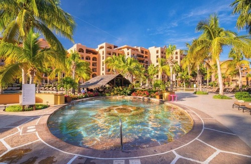 Loreto Apartment | Luxurious Oceanfront Escape in Loreto