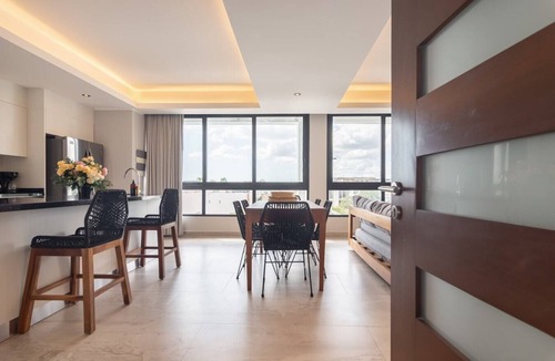 Tohoku Apartment | Luxury 2BD Penthouse 3 Blk from 5th Ave With Pool
