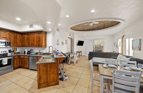 Sandy Beach Condo | Luxury 2BR Beach Views Tennis Swim-Up Bar A205