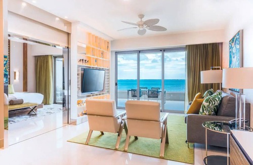 Downtown Cancun Condo | Luxury 2BR Ocean View Residence, Beach, Pools & Spa