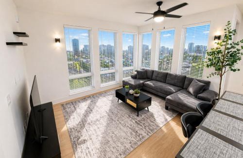 Five Points South Apartment | Luxury 2BR Steps from Railroad Park