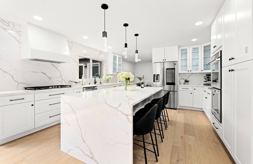 Gresham Villa | Luxury 7BD Villa with Pool, Hot Tub, Sauna, Gym & Billiard